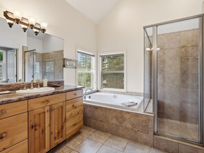 Shower, jetted tub, hair dryer, towels