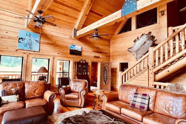 Great Room with plentiful seating