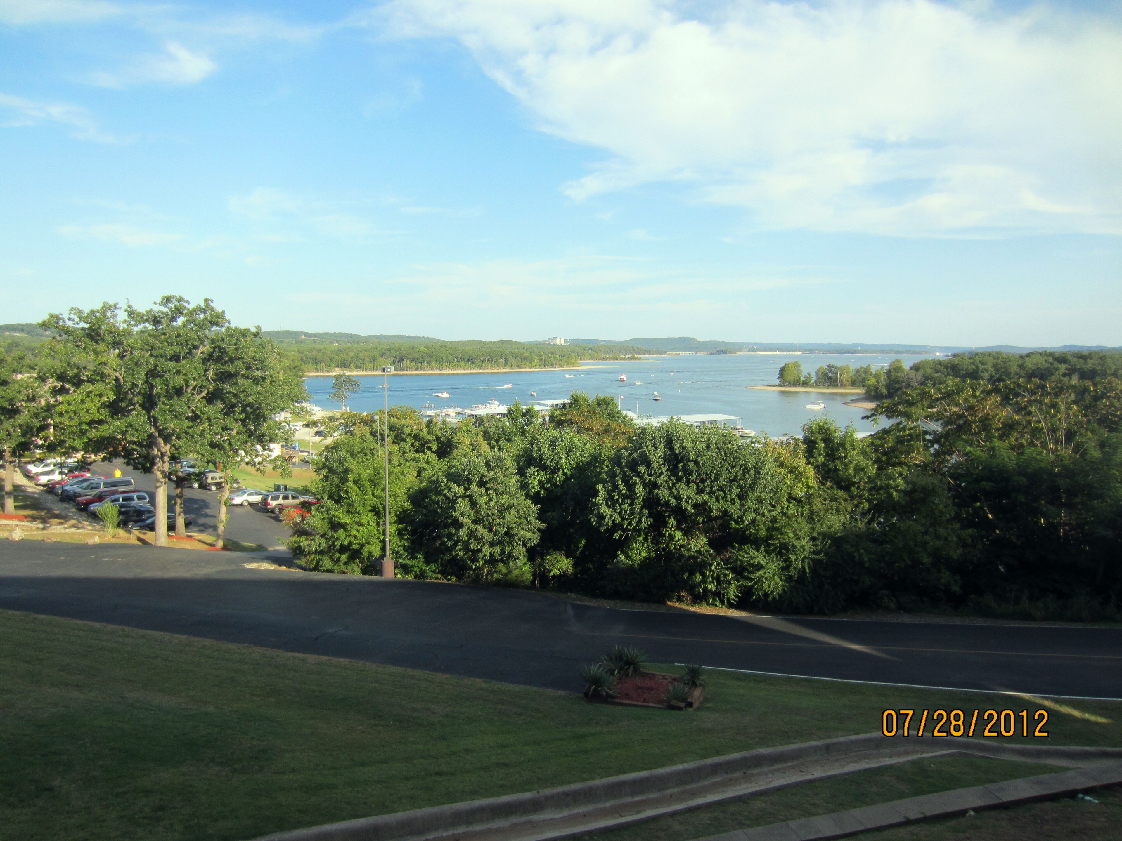 Indian Point Lakefront Condo-Two Miles from Silver Dollar City
