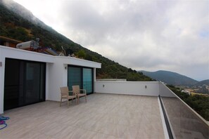 Villa, 3 chambres, piscine privée | Balcon