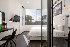 1 bedroom, in-room safe, WiFi, bed sheets