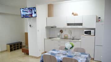 Studio (Ivana) | Private kitchen | Fridge, microwave, stovetop, coffee/tea maker