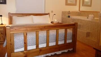 3 chambres, fer et planche à repasser, lit de bébé portatif