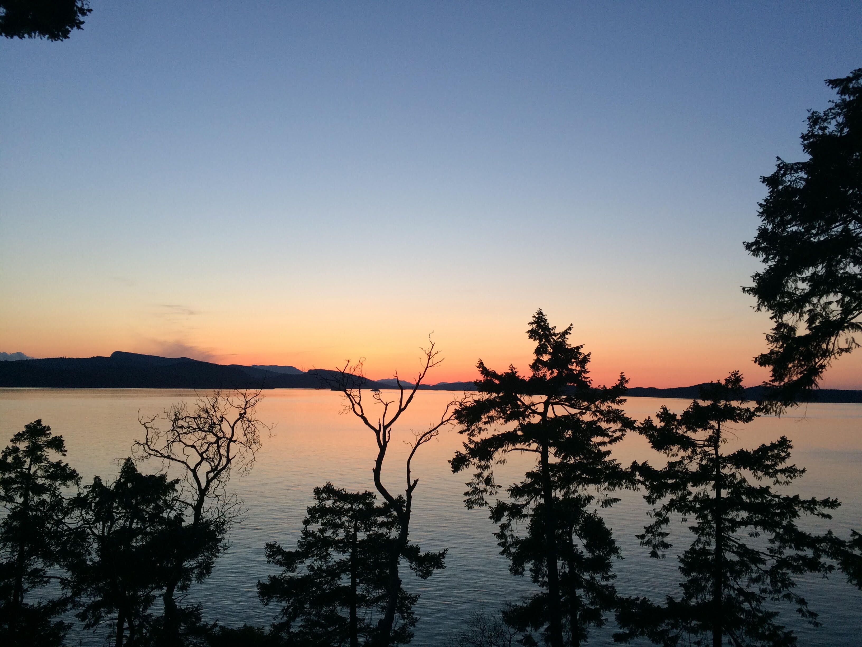 Pender Island Oceanfront House on Orca Highway with Hot Tub - Sleeps 6