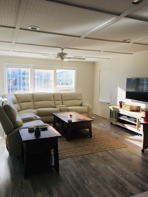 TV, fireplace, DVD player, stereo