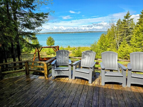 Drummond Island Hotel & Vacation Homes - Pebble Beach