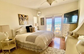 4 bedrooms, desk, iron/ironing board, free WiFi