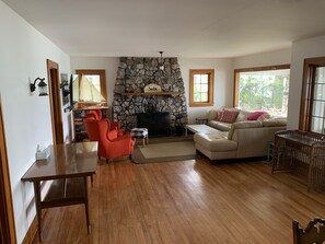 Smart TV, fireplace, DVD player