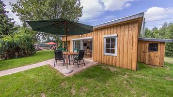 Bungalow (big - incl. cleaning fee 40 EUR) | Terrace/patio