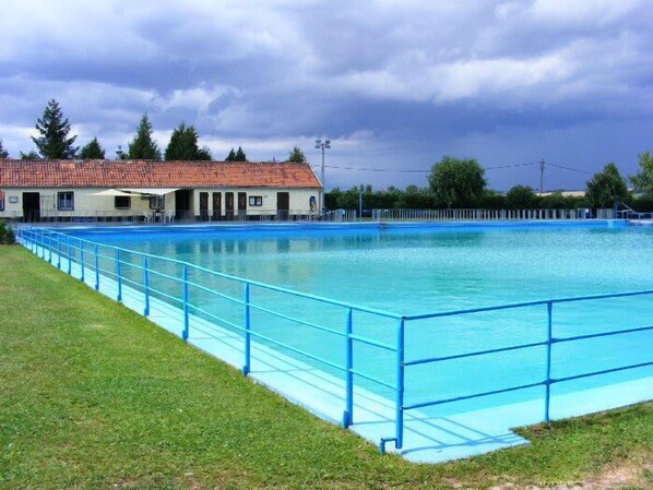 Seasonal outdoor pool