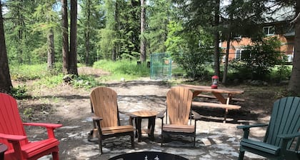 Glacier Tamarack Tranquility Grand Home et Serene Home situé sur 7 acres