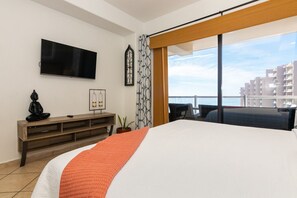 2 bedrooms, desk, iron/ironing board, WiFi - 2BR Beachfront Escape in Puerto Penasco (Puerto Peñasco)