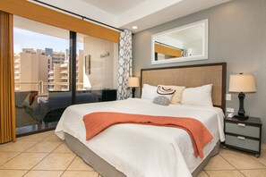 2 bedrooms, in-room safe, desk, iron/ironing board