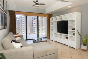 Tv, pejs, stereoanlæg