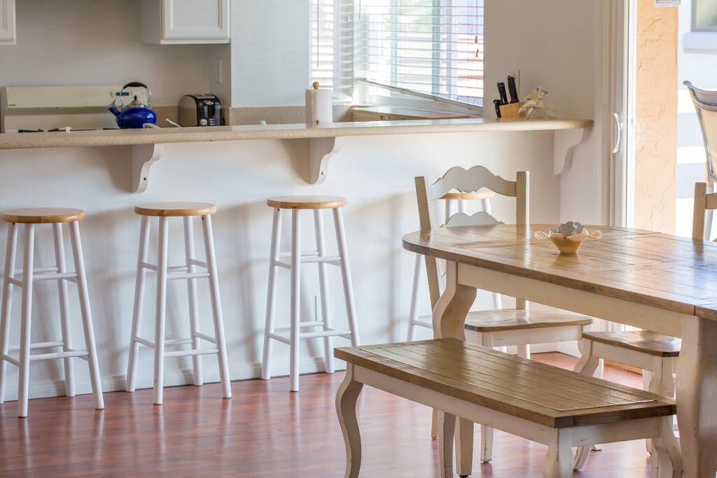 LOCATION AND VALUE! 3 Bedrooms, 2 Bathrooms, 1 Parking Spot, With Water Views