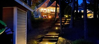 Flere familievennlige, moderne innsjøhus på dypt vann Cove, 2 kajakker