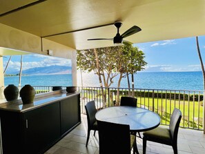 Outdoor dining - Royal Mauian Oceanfront, Fabulous View!   (Kihei)