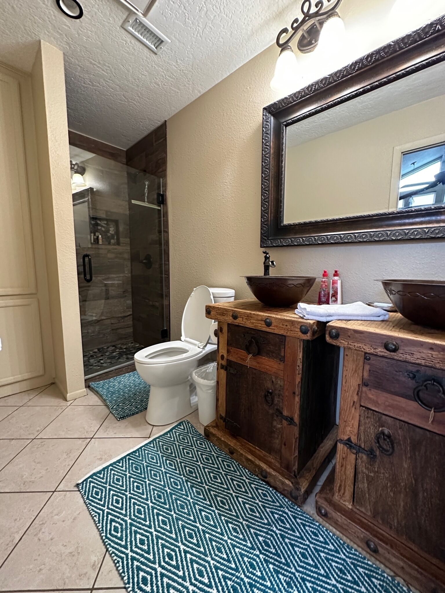 Waterfront Retreat for total serenity! Near Country Club, Pool, Golf, and more