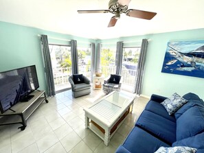 Una Smart TV, libros