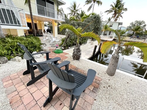 !!CHARMANTE PROPRE BORD DE L'EAU HOME-WIFI-AMORTISSEMENT PRIVÉ-PROCHE PÊCHE ET SNORKEL