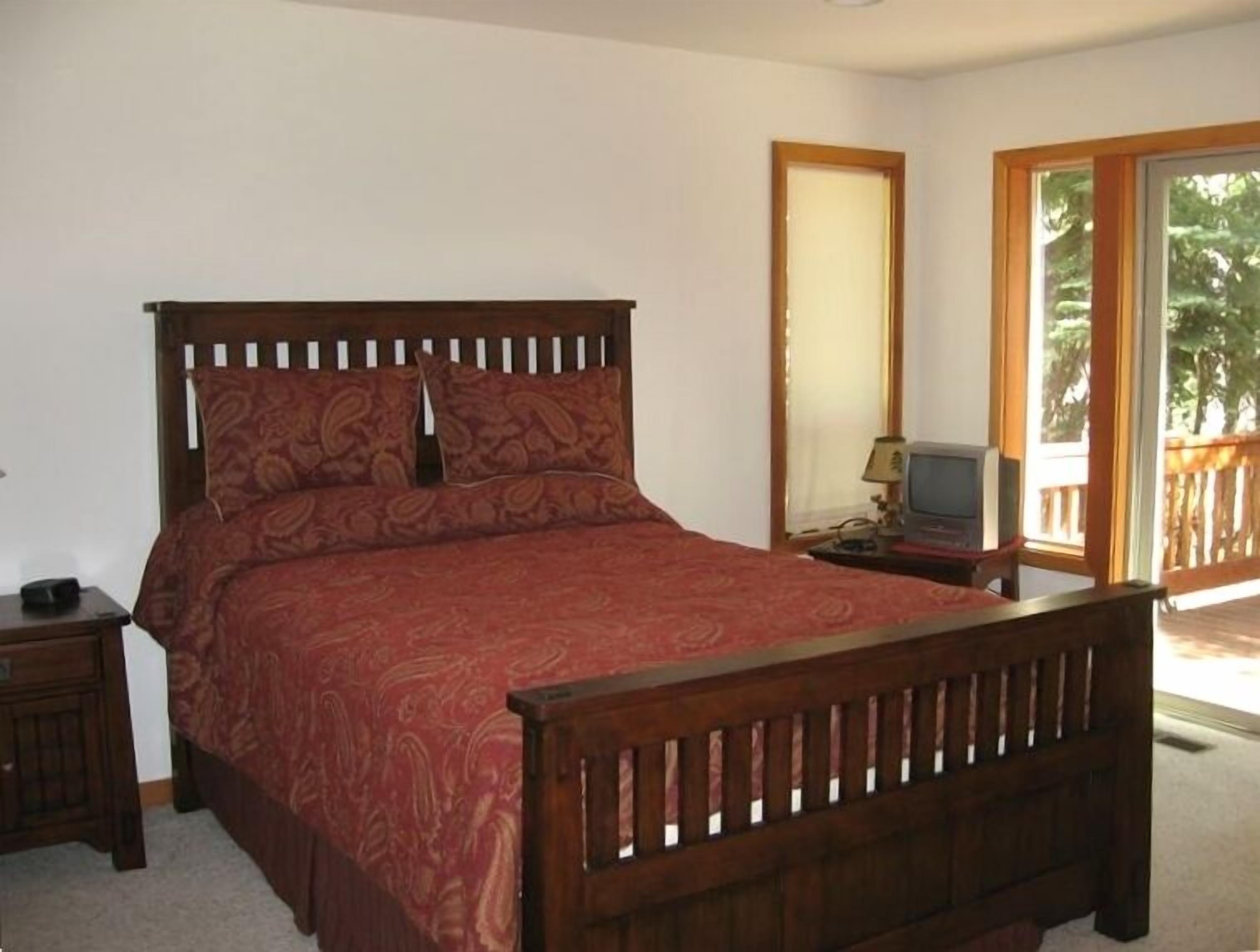 Family Home Tucked up in the Hills of Tahoe Donner