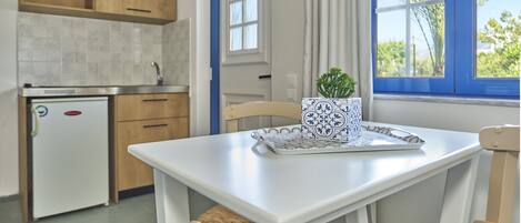 Comfort Double Room | Dining room