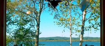 OUVERT TOUTE L'ANNEE! Accueil récent! PLAGE DE SABLE! Kayaks! PONTOON BOAT! Couchers de soleil d'été!