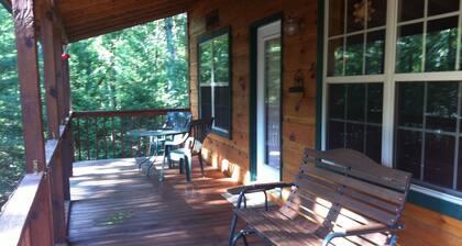 Great Specials-Lovely Nature Cabin on 3 Acres!