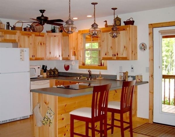Fridge, microwave, oven, stovetop - Great Specials-Lovely Nature Cabin on 3 Acres! (Blairsville)