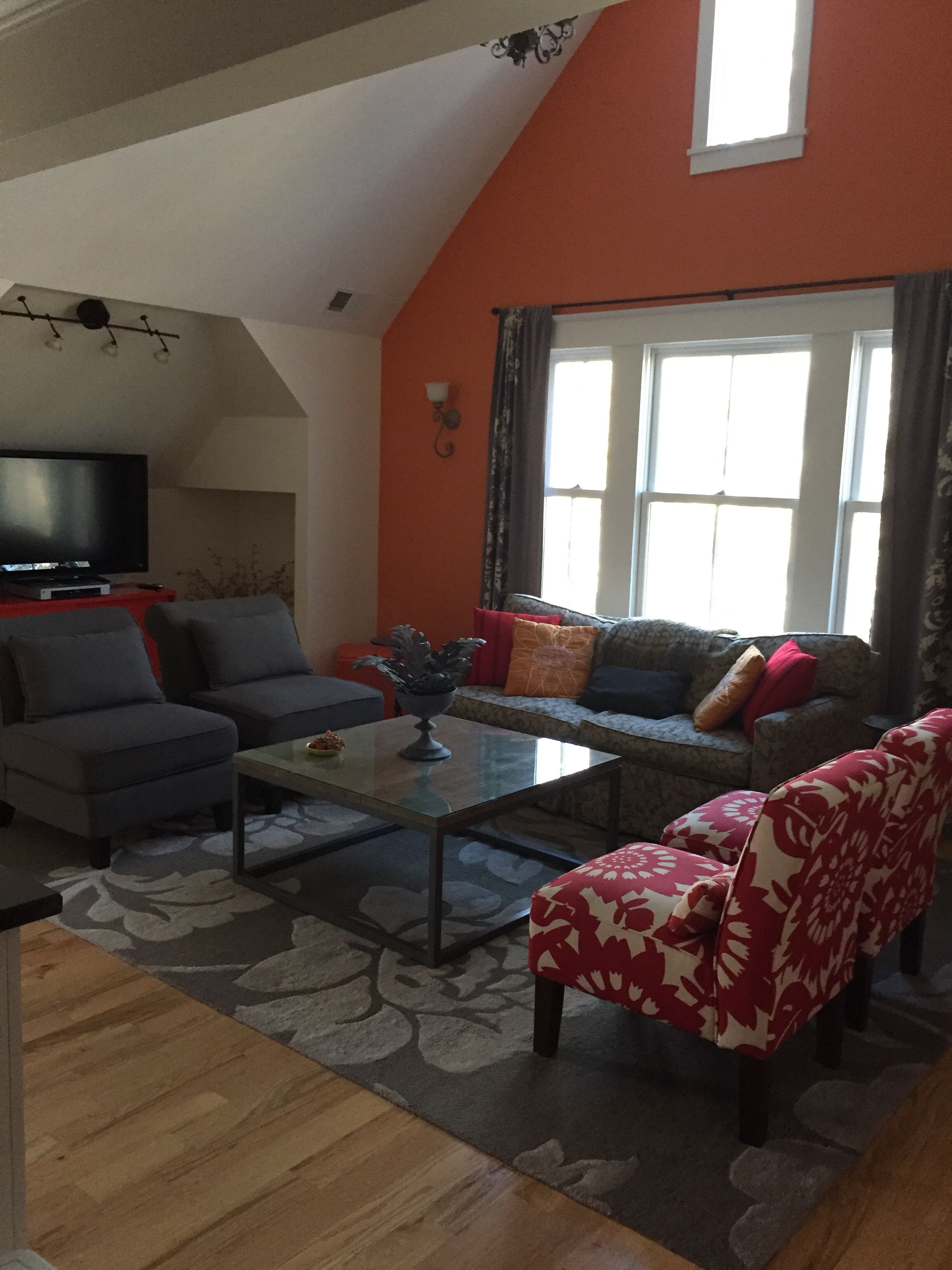 REDUCED Winter Rate!  Luxurious 1920 Victorian downtown