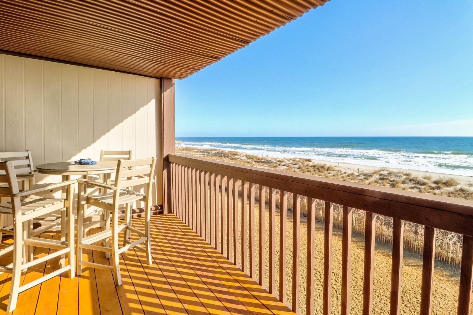 Oceanfront condo with an elevator and great outdoor pool