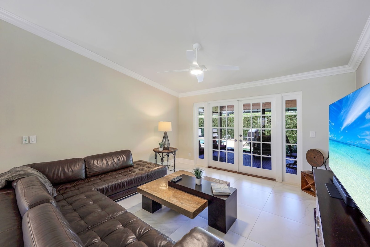 Photo 16 of Spectacular Vacation Heated Pool/Spa Home 12 Minute Walk to Beach