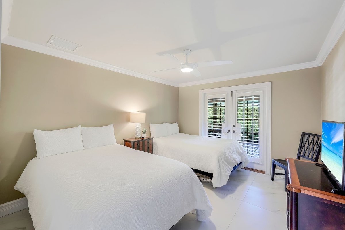 Photo 25 of Spectacular Vacation Heated Pool/Spa Home 12 Minute Walk to Beach