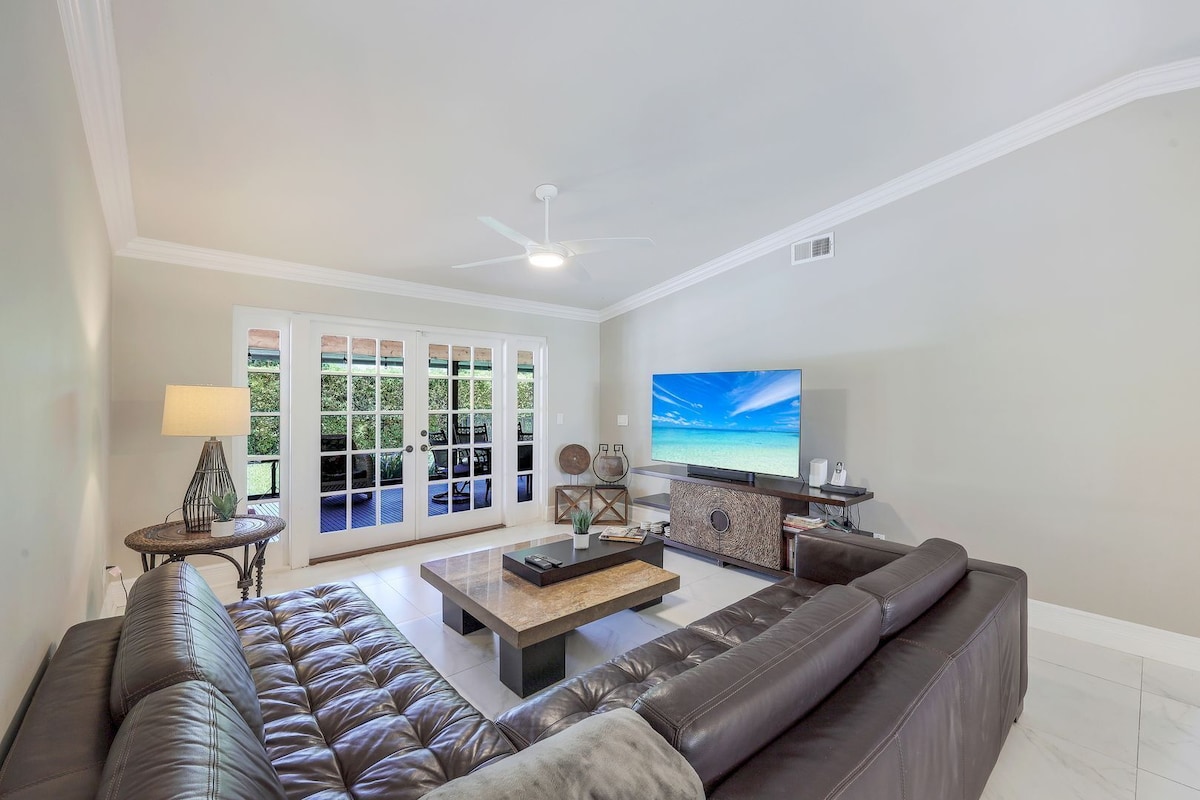 Photo 14 of Spectacular Vacation Heated Pool/Spa Home 12 Minute Walk to Beach