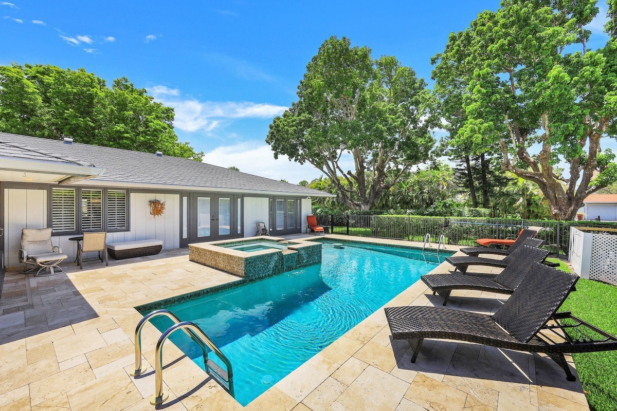 Photo 4 of Spectacular Vacation Heated Pool/Spa Home 12 Minute Walk to Beach