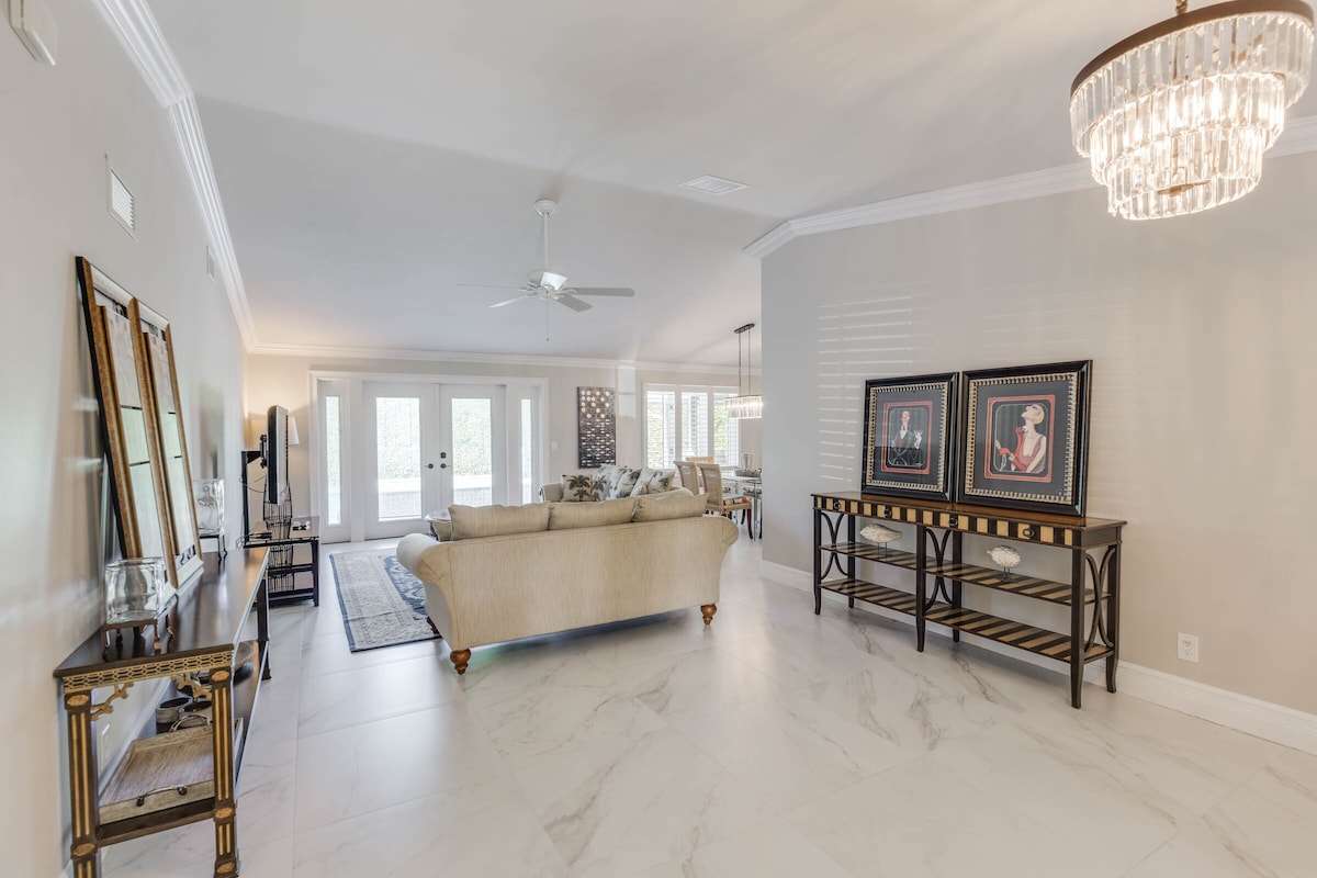 Photo 11 of Spectacular Vacation Heated Pool/Spa Home 12 Minute Walk to Beach