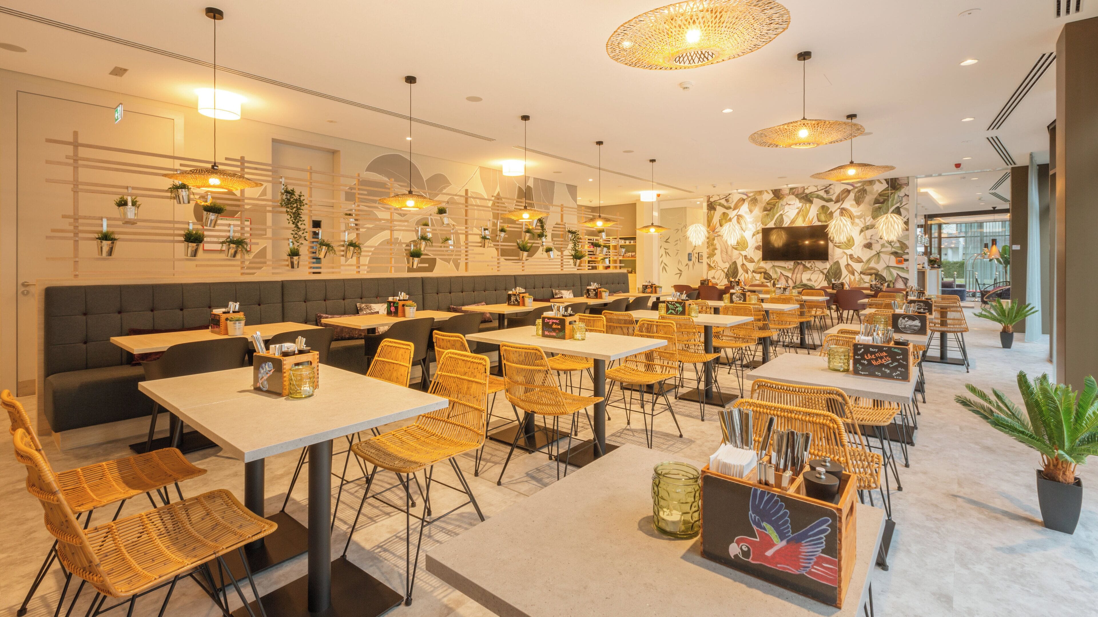 Tägliches Frühstücksbuffet (19 EUR pro Person)