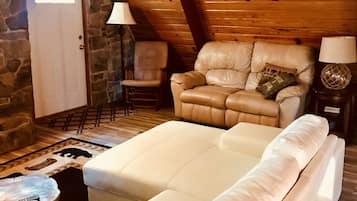 Smart TV, chimenea, reproductor de DVD y estéreo