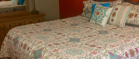 1 soverom, strykejern/-brett, wi-fi og sengetøy