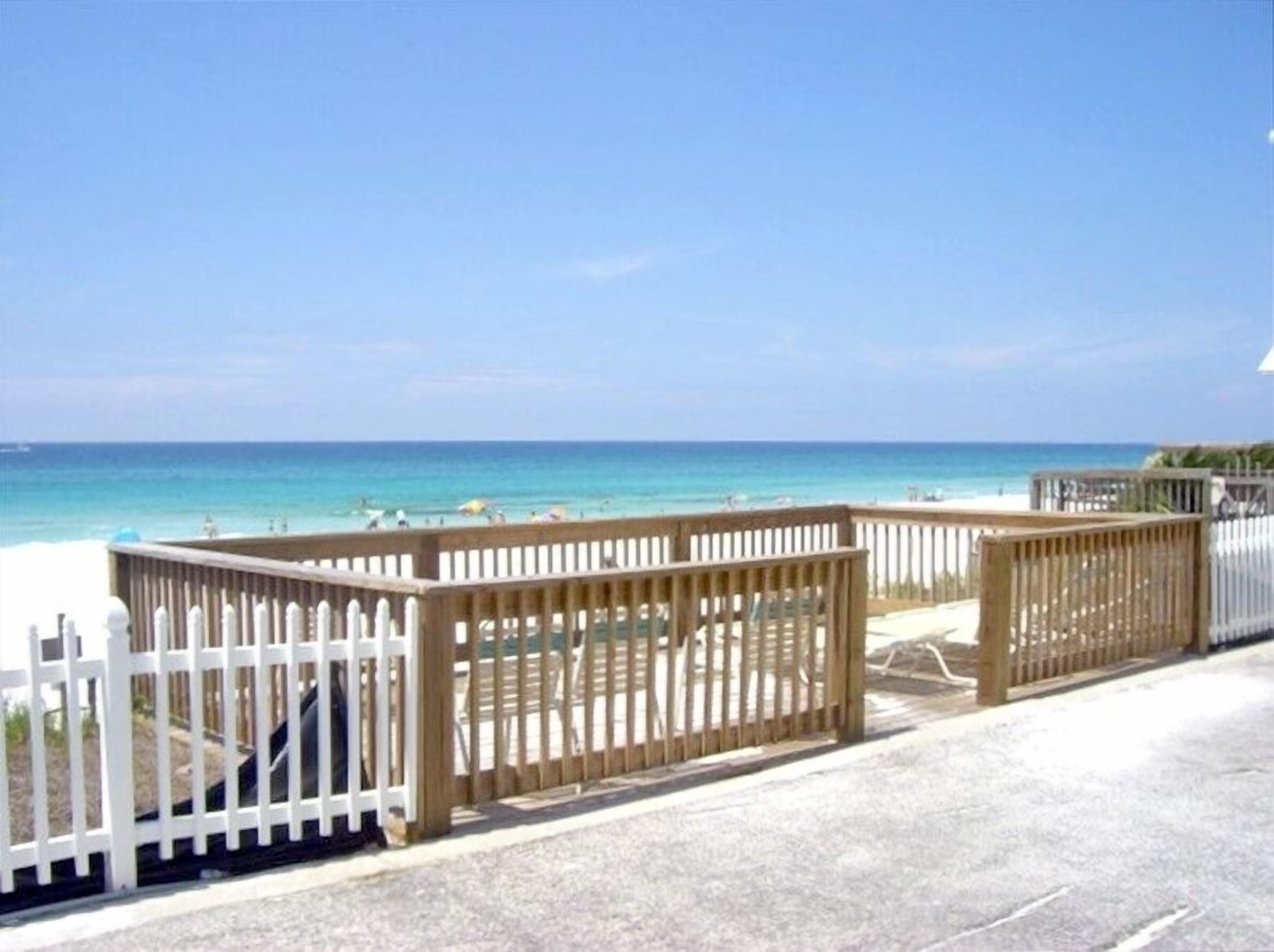 Very nice Renovated Beach Unit