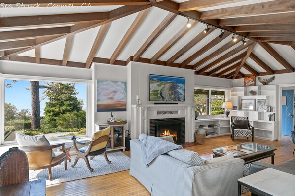 TV, fireplace, offices