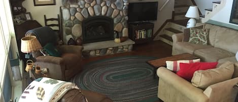 TV, peis og DVD-spiller