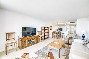 Smart TV, DVD player, books, stereo