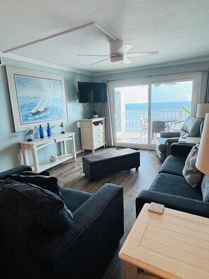 Smart-TV, DVD-spiller og filmbibliotek