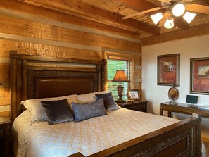 3 Schlafzimmer, Schreibtisch, Bügeleisen/Bügelbrett, Reisekinderbett