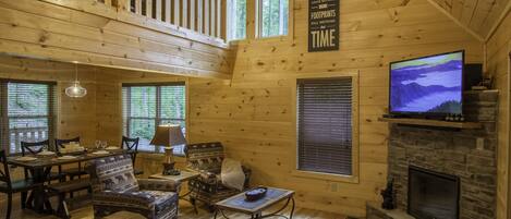 Smart-TV, Kamin, Videospiele, DVD-Player