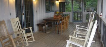 Charming Bear Paw Cabin with Spectacular View of Lake Hiwassee