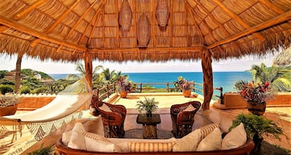 Oceanfront Estate, Paradise in Sayulita's Best Location! Private Pool & Gardens.