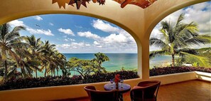 Outdoor dining - Oceanfront Estate, Paradise in Sayulita's Best Location! Private Pool & Gardens. (Sayulita)