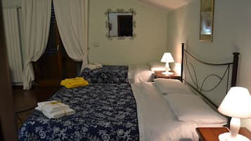 Tripla Comfort, vista montagna | Copriletto in piuma, culle/letti per bambini (gratuiti)